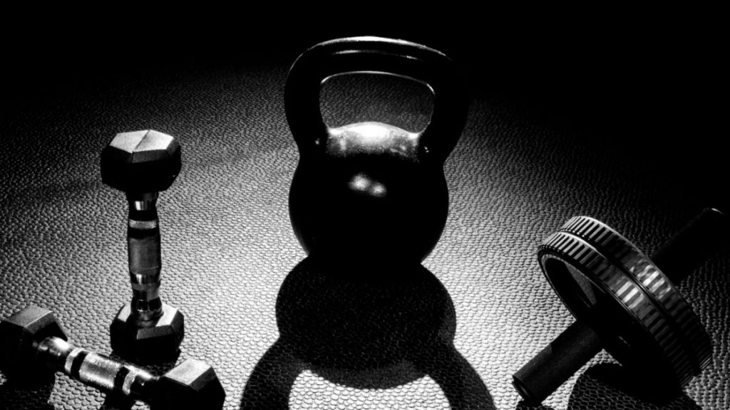Are Kettlebells Better Than Dumbbells? Free Muscle Building Tips
